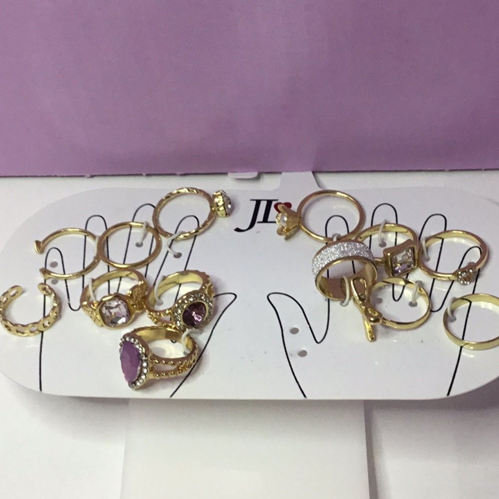 13 rings of different sizes